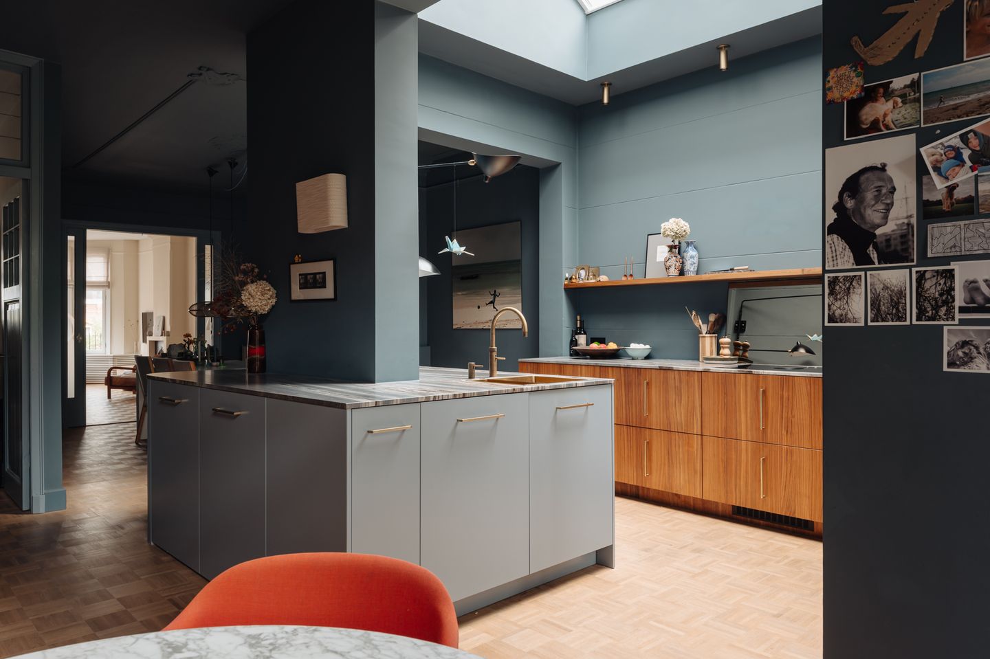 Unique Corner Townhouse with Exceptional Ceiling Heights and Multi-Purpose Living Potential Near Vondelpark — 25