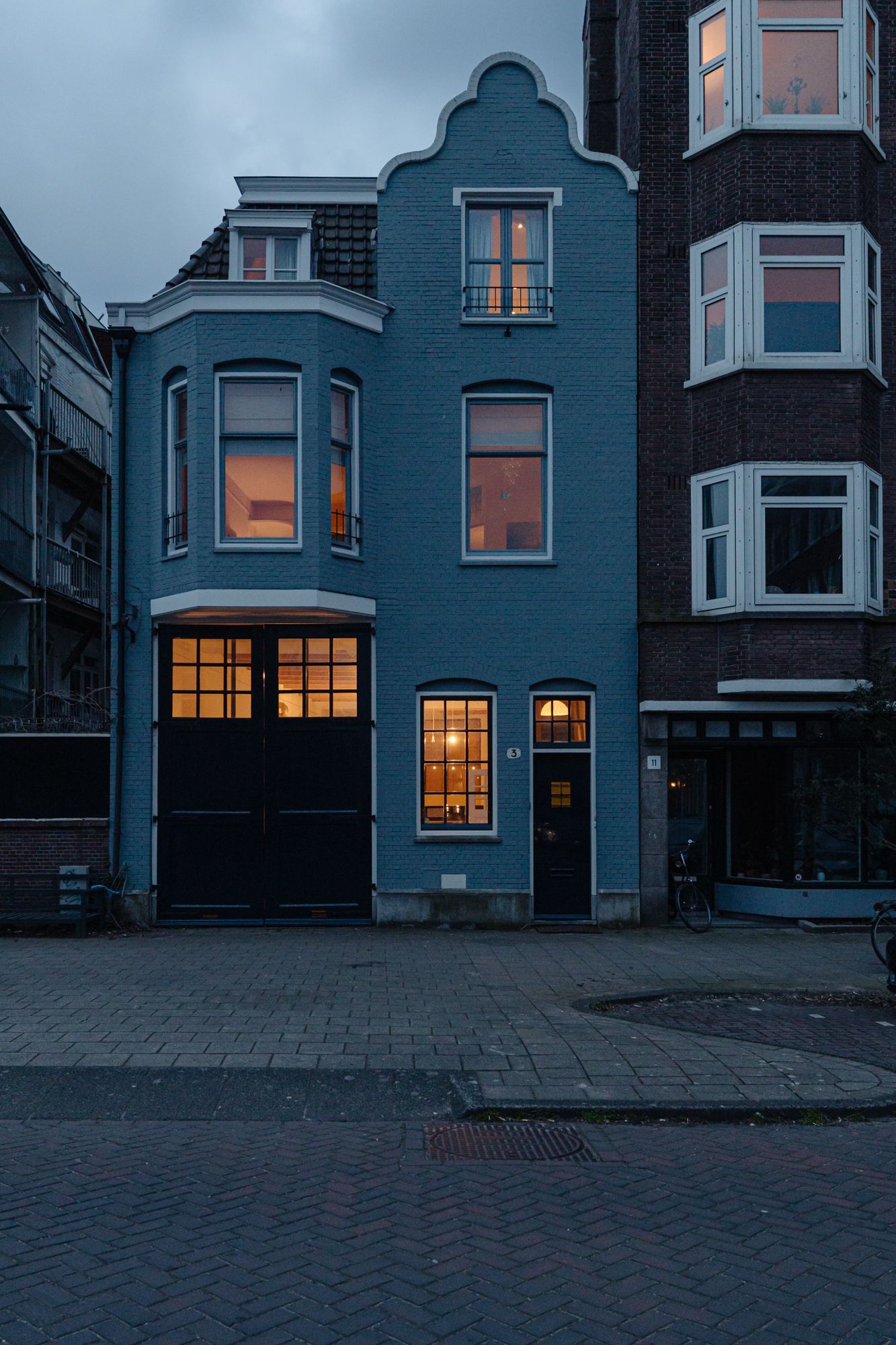 Unique Corner Townhouse with Exceptional Ceiling Heights and Multi-Purpose Living Potential Near Vondelpark — 39
