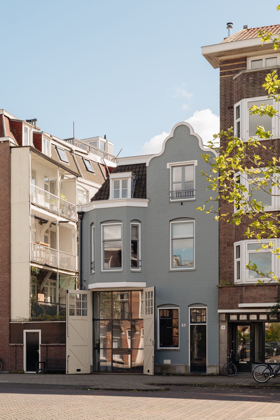 Unique Corner Townhouse with Exceptional Ceiling Heights and Multi-Purpose Living Potential Near Vondelpark — 38
