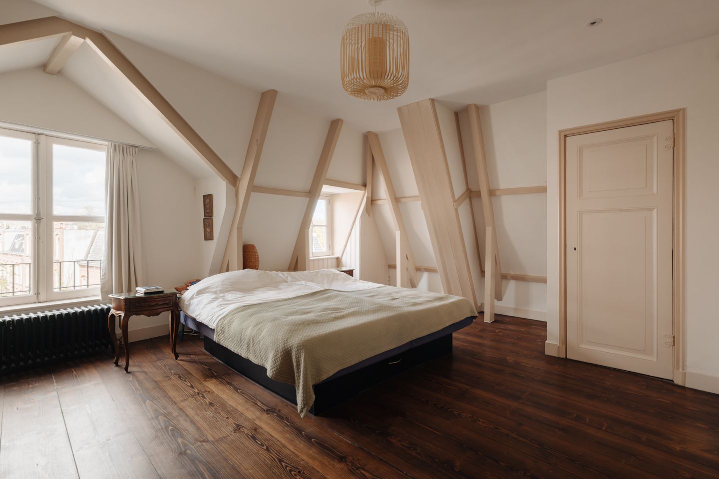 Unique Corner Townhouse with Exceptional Ceiling Heights and Multi-Purpose Living Potential Near Vondelpark — 34