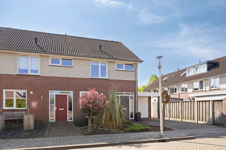 Photo 4 of Madelief 21