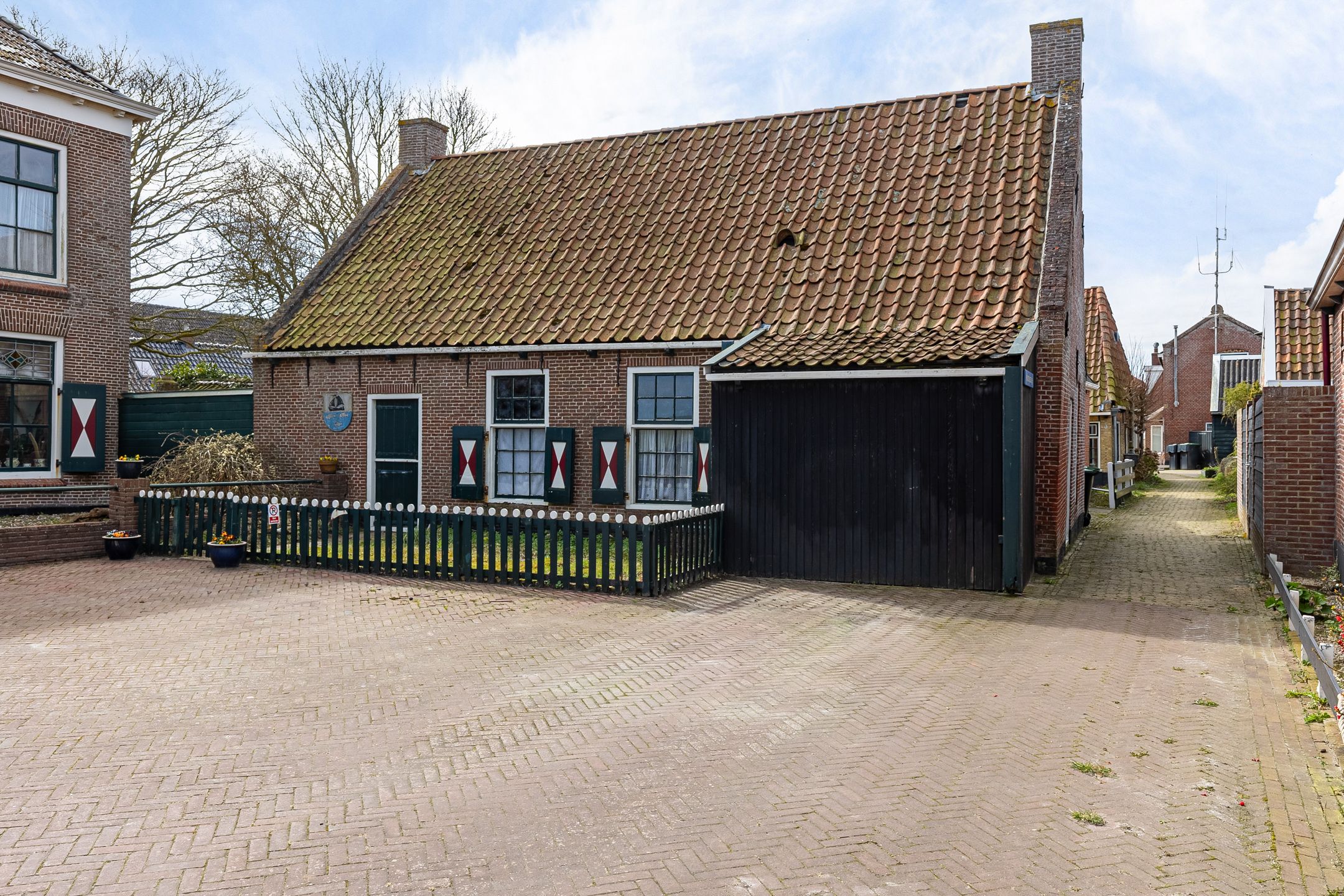 Photo 24 of Tsjerkeplein 2