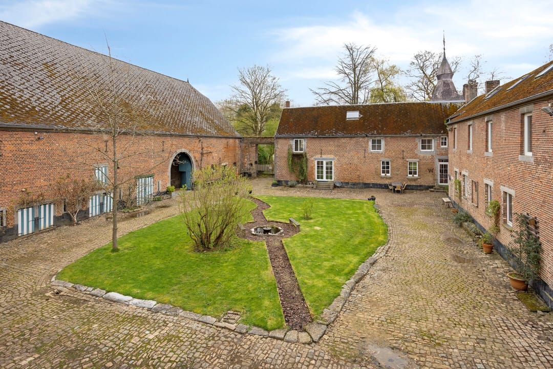 Historic Castle Farm with 61 Rooms and Park-like Grounds — 23