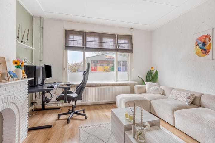 Tussenwoning te koop: van der Sluislaan 6, Heerenveen