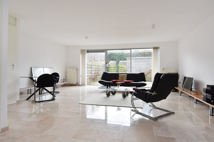 Foto 3 van Oeverbiesstraat 5