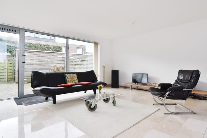 Foto 4 van Oeverbiesstraat 5