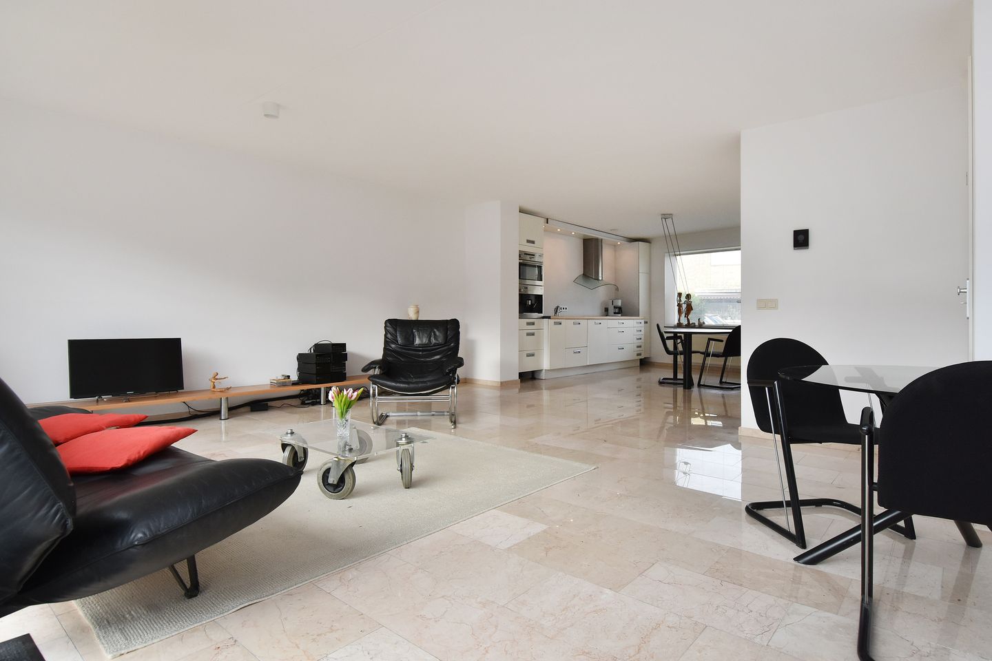 Foto 10 van Oeverbiesstraat 5