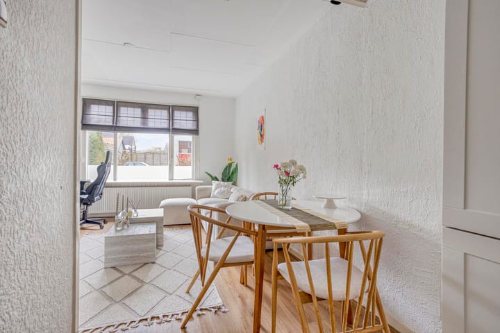 Tussenwoning te koop: van der Sluislaan 6, Heerenveen