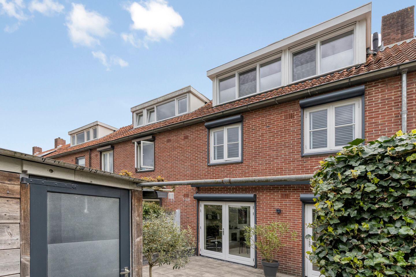 Foto 44 van van Brechtstraat 12