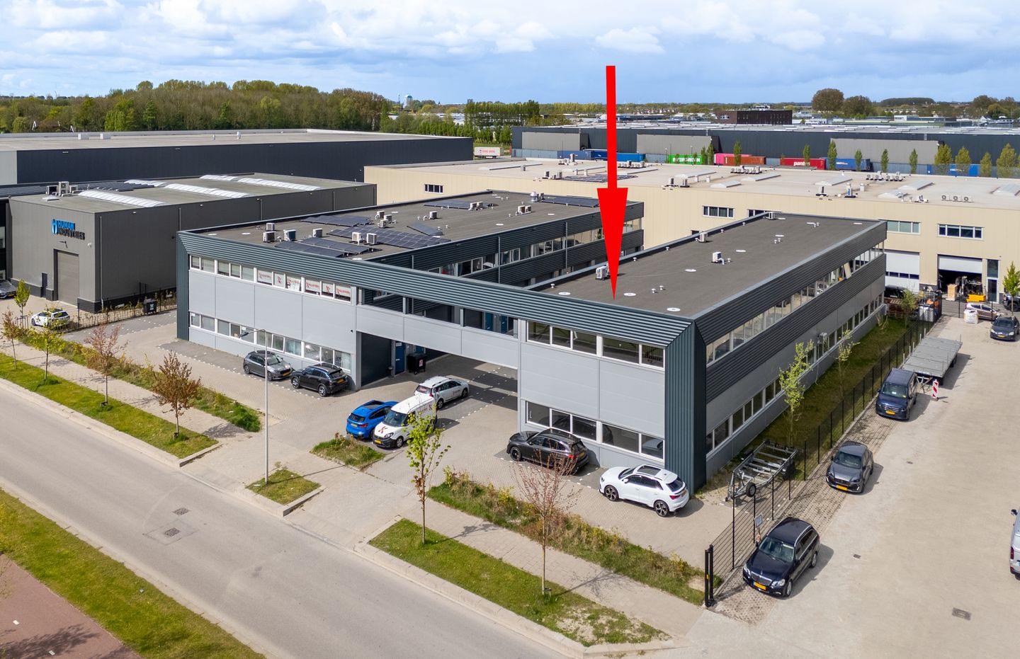 Bekijk foto 2 van Voltaweg 17-18