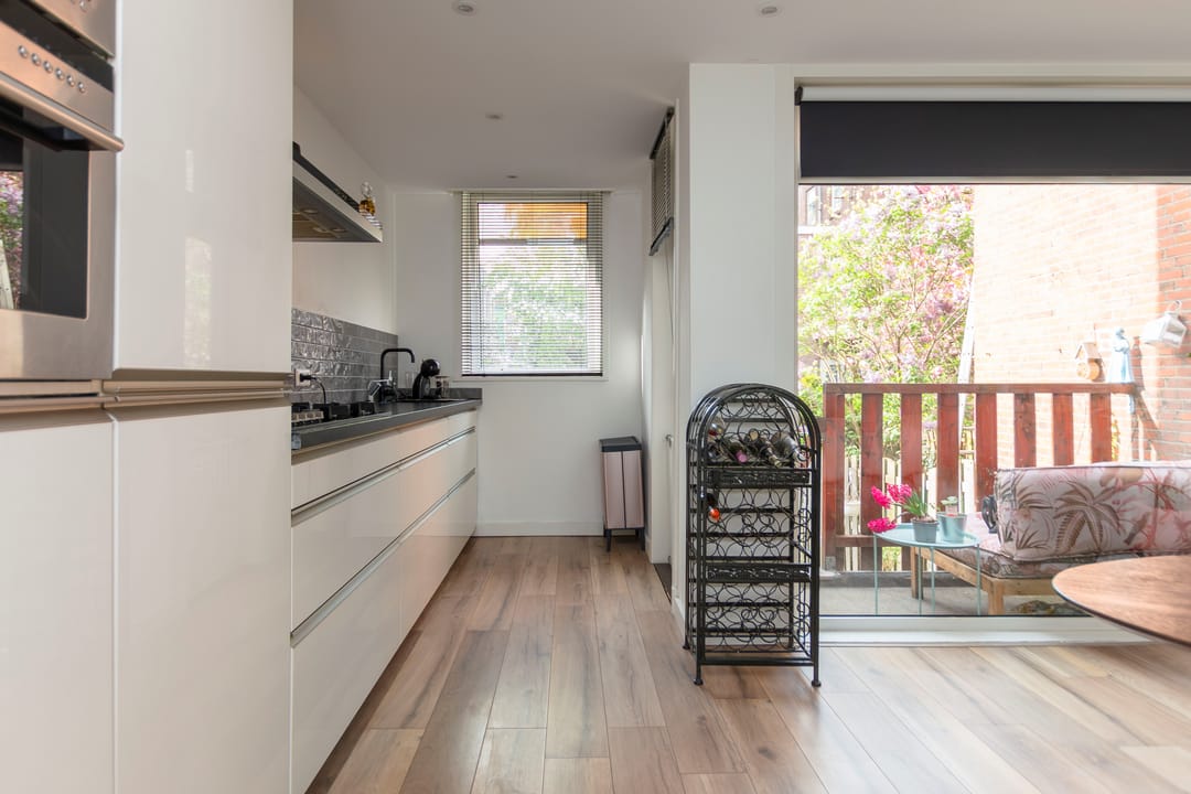 Photo 11 of Van 's-Gravesandestraat 47-B