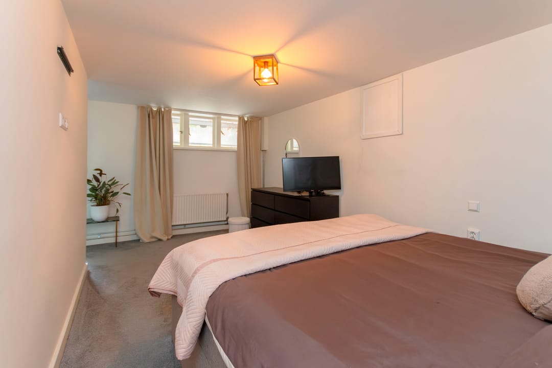 Photo 17 of Van 's-Gravesandestraat 47-B