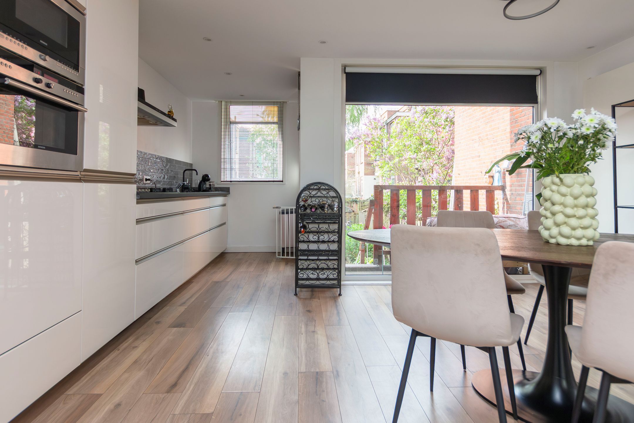 Photo 12 of Van 's-Gravesandestraat 47-B