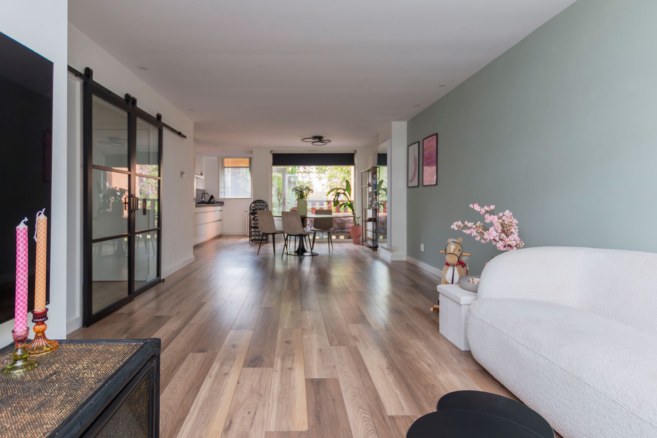 Photo 3 of Van 's-Gravesandestraat 47-B