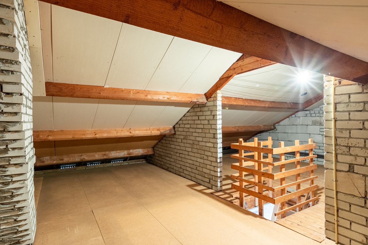 Photo 34 of Emmastraat 14-F