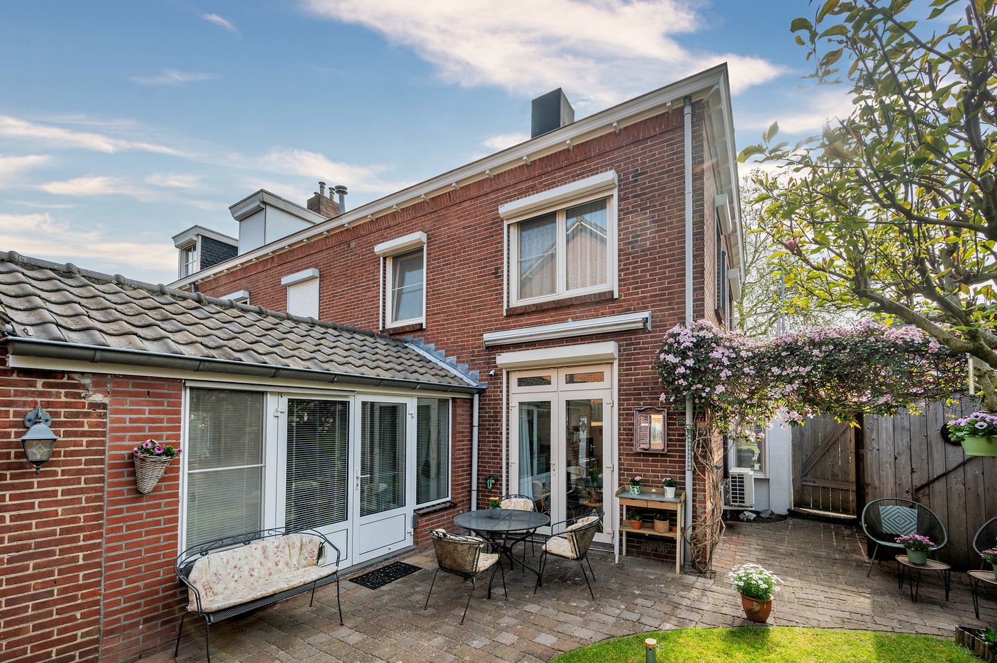 Foto 44 van Emmastraat 104