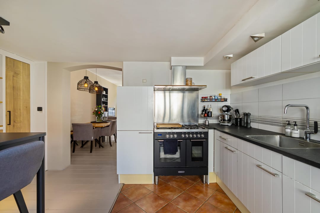 Foto 13 van Warmoesstraat 36