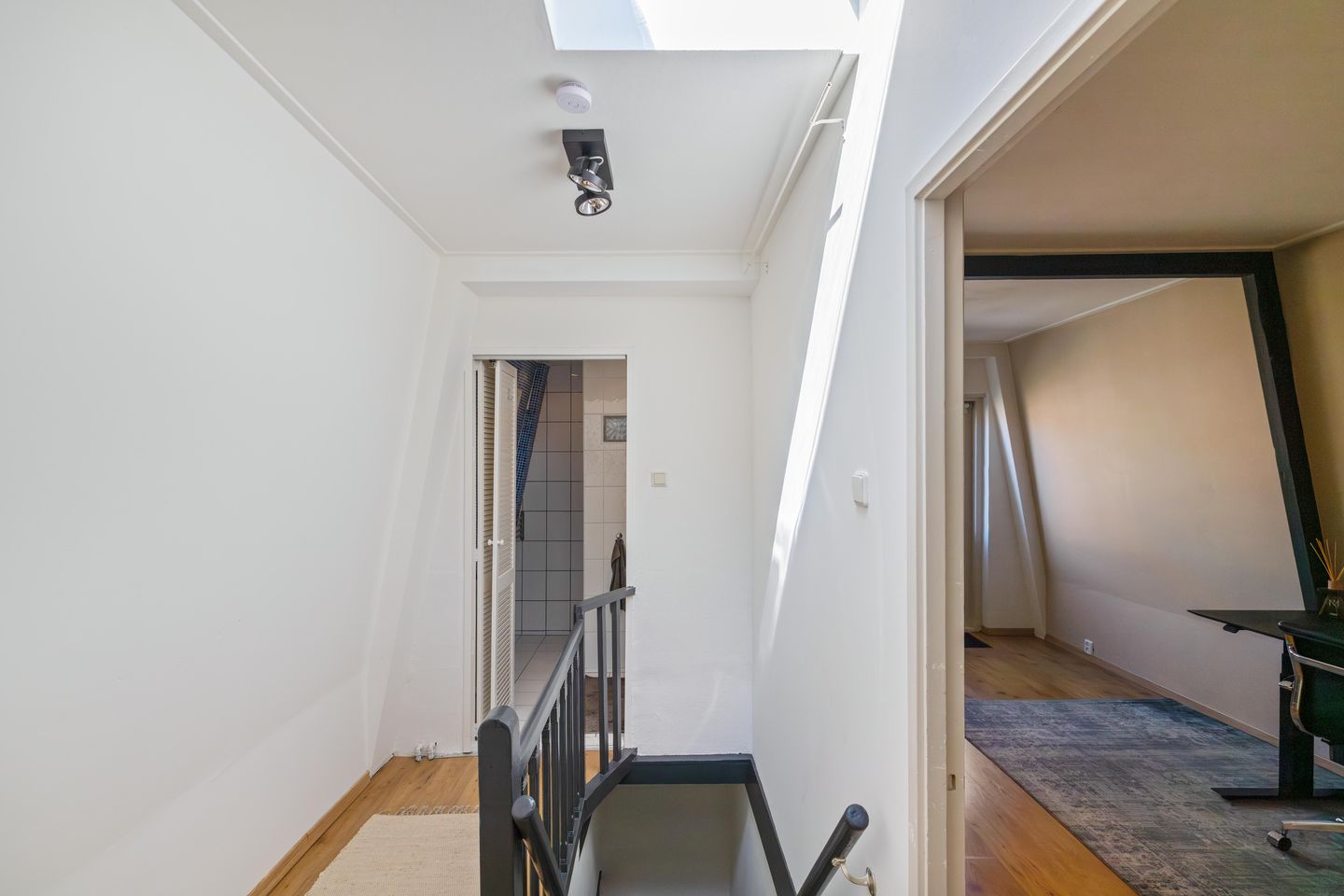 Foto 20 van Warmoesstraat 36