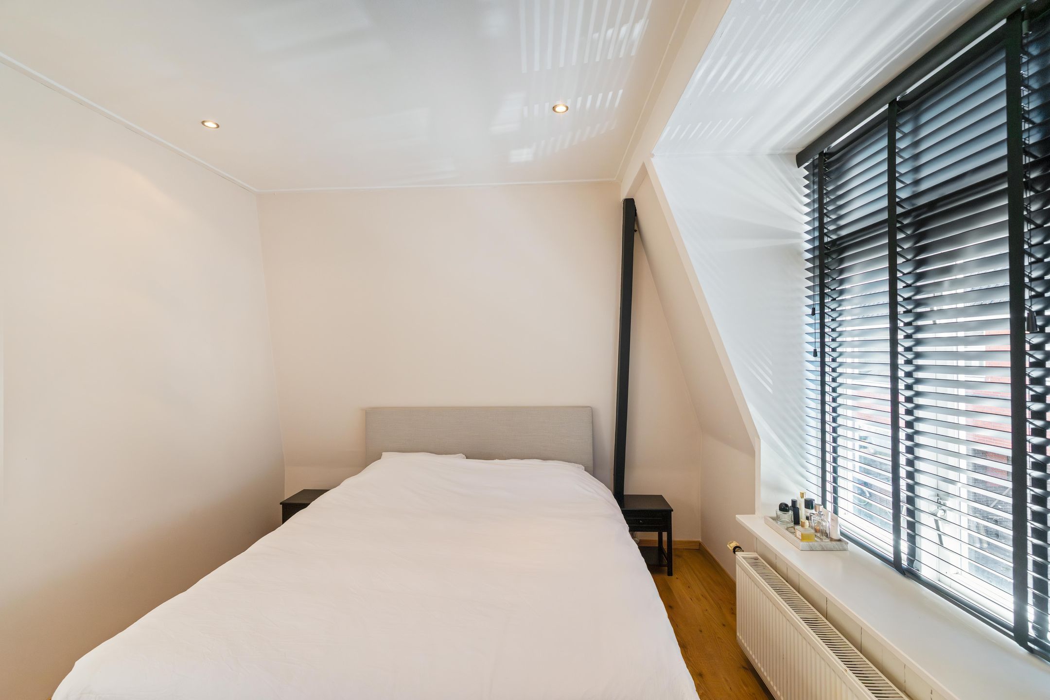 Foto 27 van Warmoesstraat 36