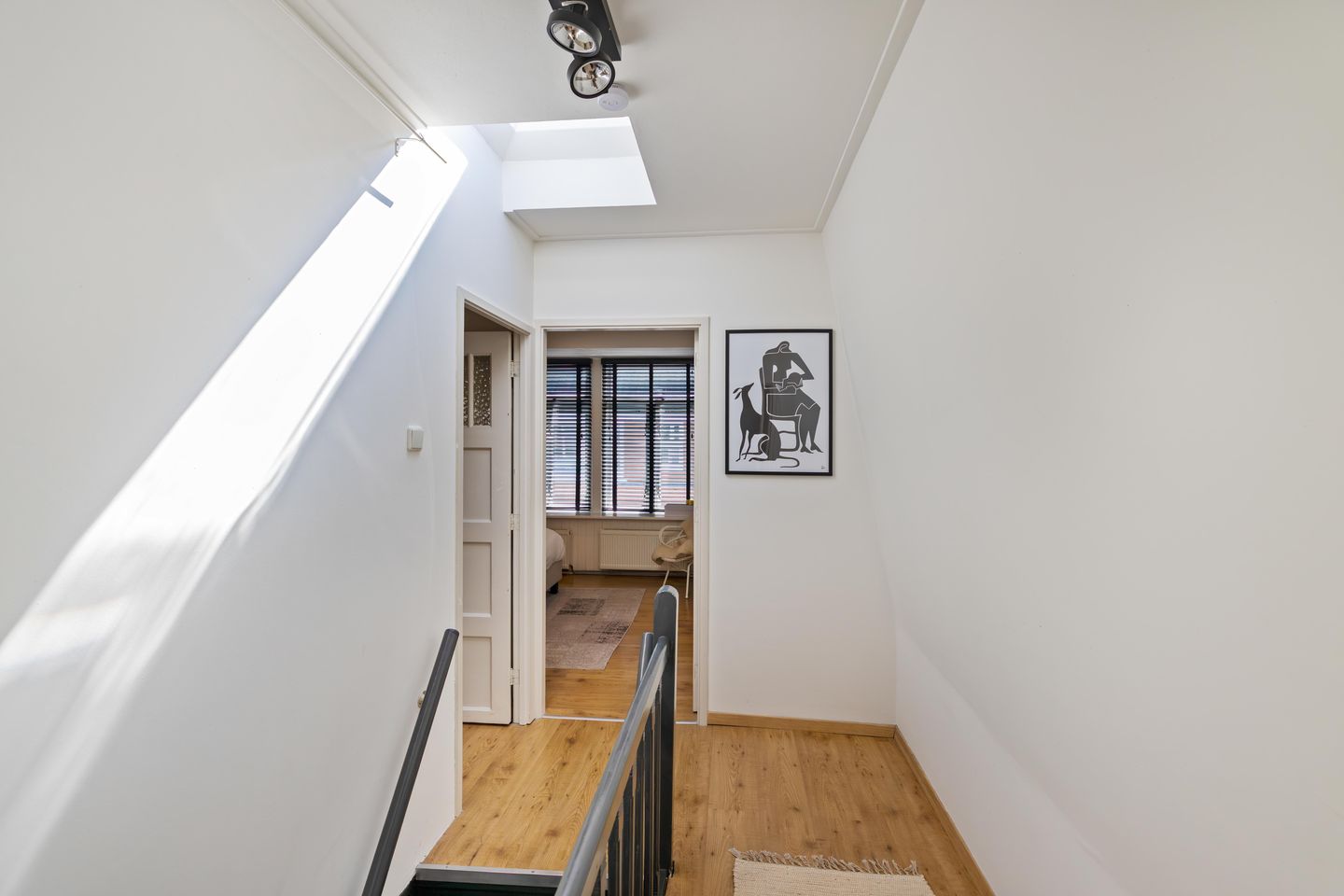 Foto 25 van Warmoesstraat 36