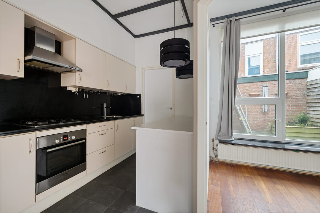 Photo 13 of Dokkumerstraat 1