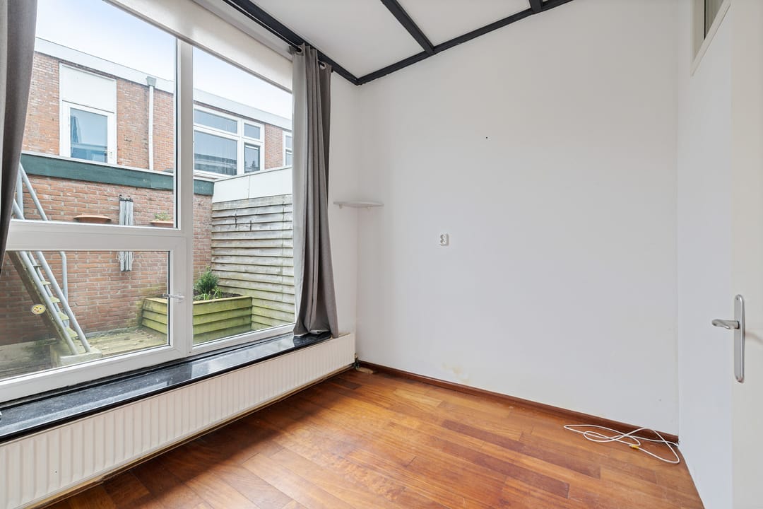 Photo 17 of Dokkumerstraat 1