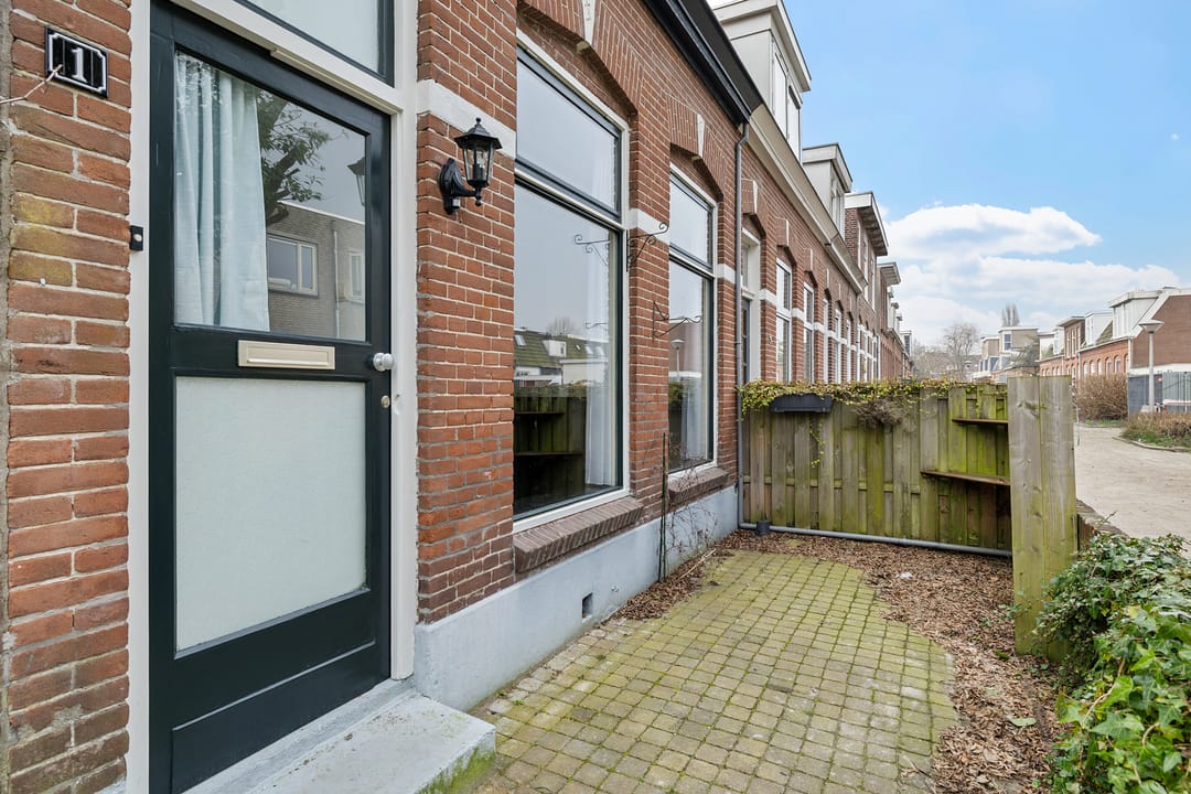 Photo 8 of Dokkumerstraat 1