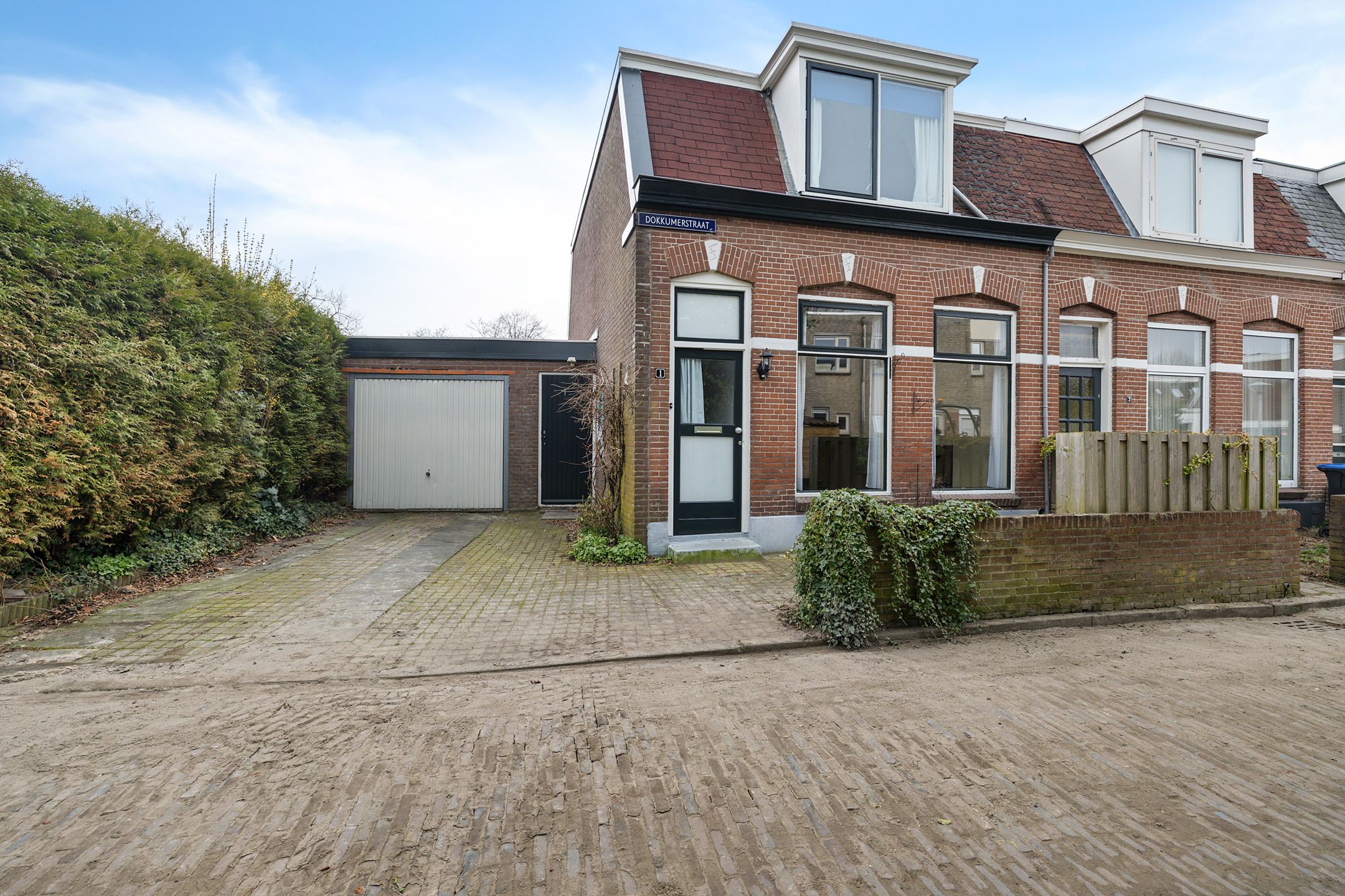 Dokkumerstraat 1 