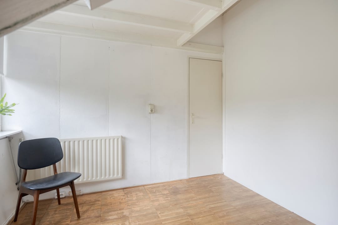 Spacious Family Home with 5 Bedrooms and Deep Southwest-Facing Garden — 31