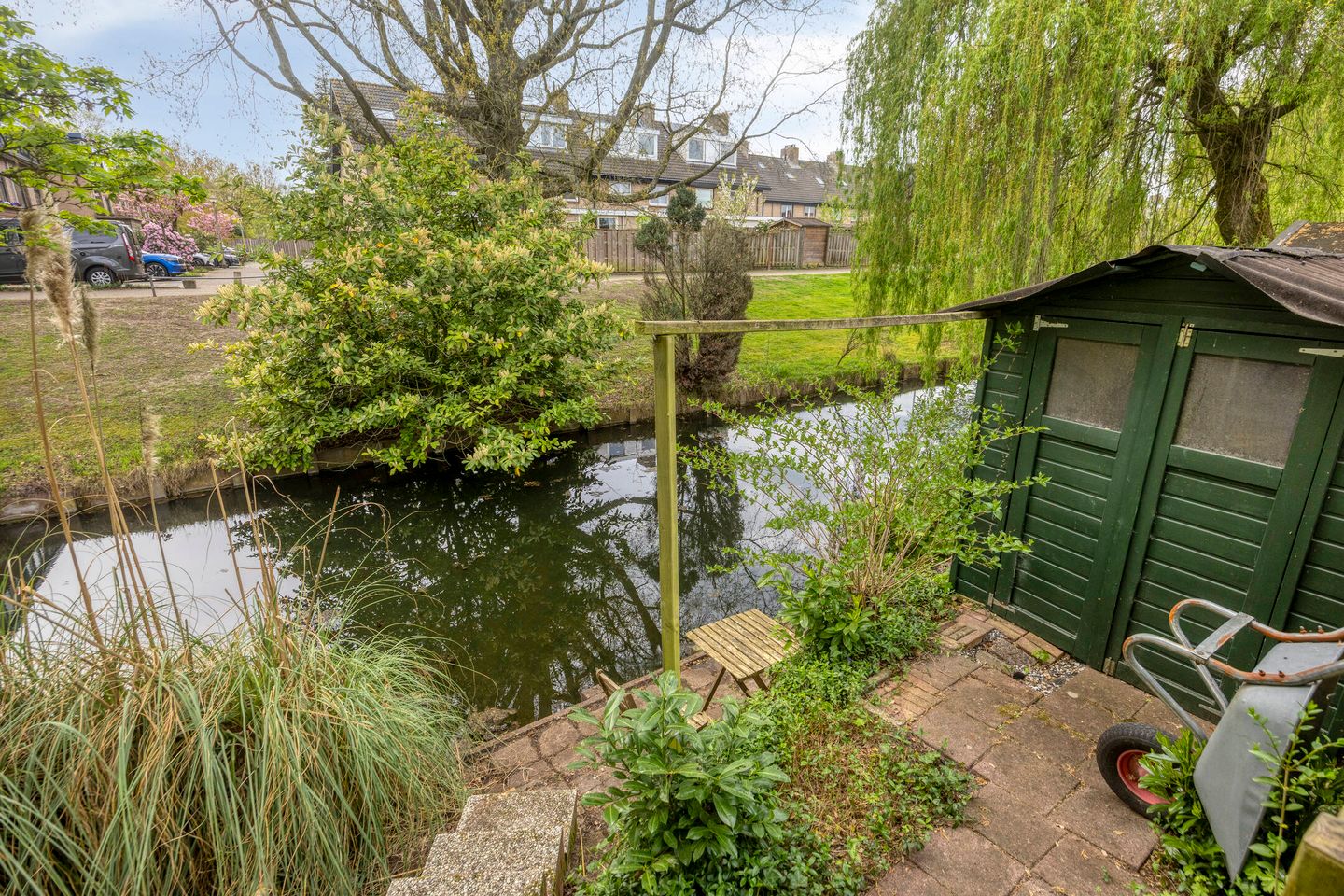 Spacious Family Home with 5 Bedrooms and Deep Southwest-Facing Garden — 34