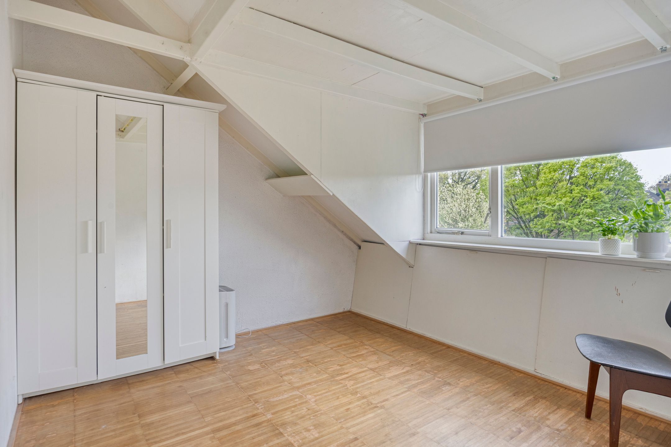 Spacious Family Home with 5 Bedrooms and Deep Southwest-Facing Garden — 30
