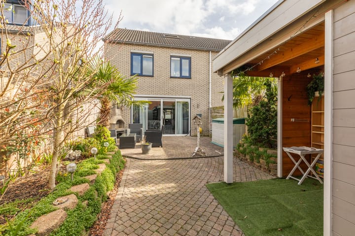 Foto 2 van Merckenburg 15