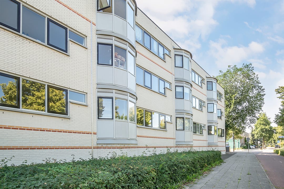 Well-maintained 3-room apartment in Apeldoorn center with parking — 22