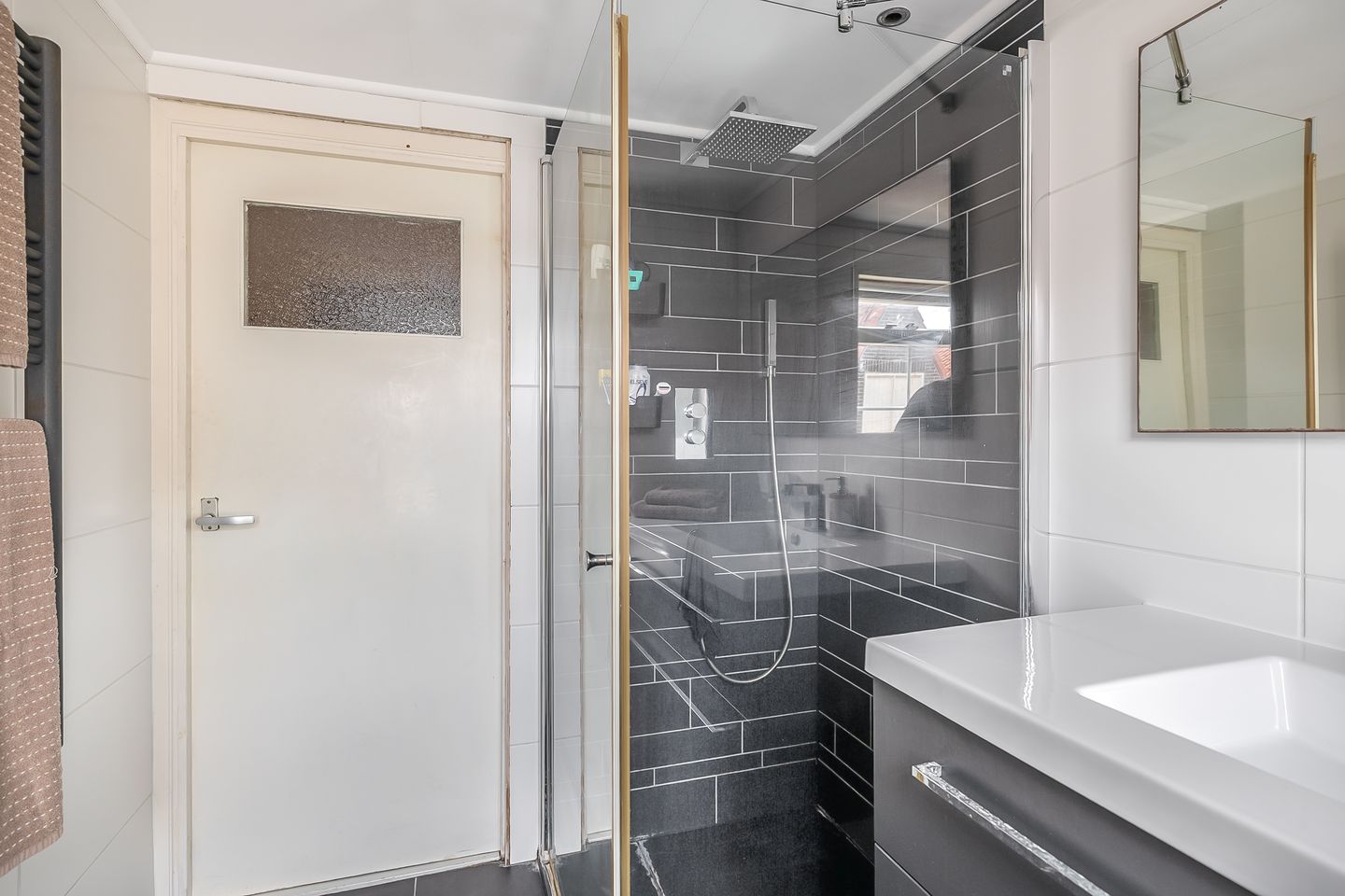 Spacious Historic End Terraced Home in Den Helder Centre — 19