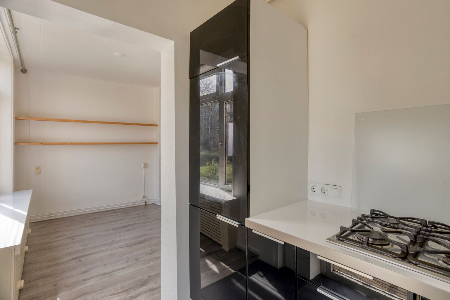 Spacious and bright 3-room apartment with balcony and front garden in Rotterdam-Zuid — 14