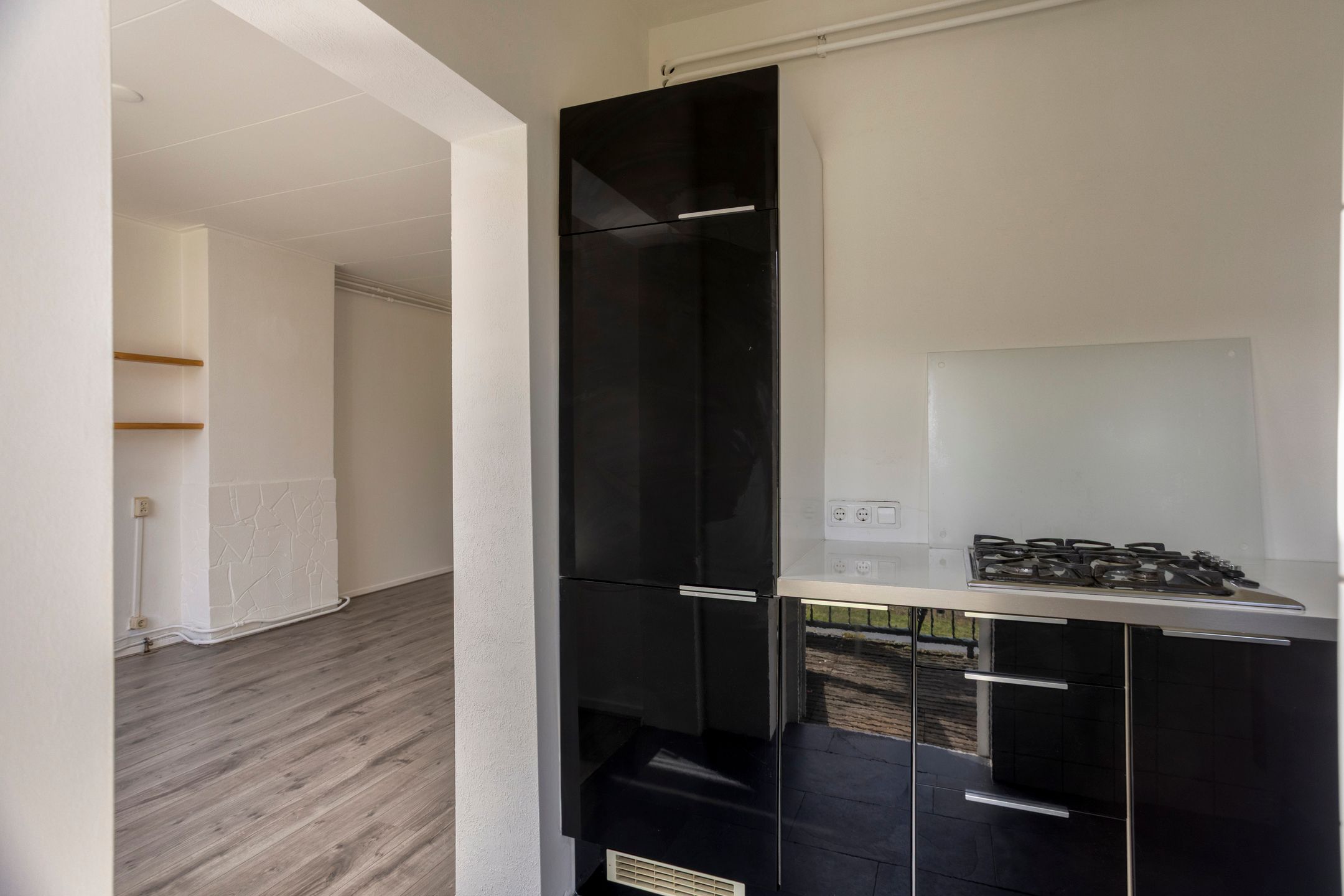 Spacious and bright 3-room apartment with balcony and front garden in Rotterdam-Zuid — 15