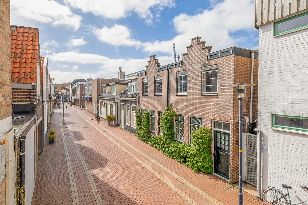 Spacious Historic End Terraced Home in Den Helder Centre — 22