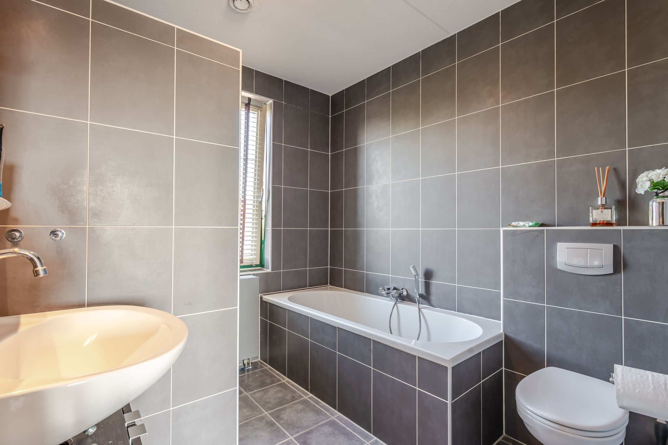 Photo 18 of Slottuin 104