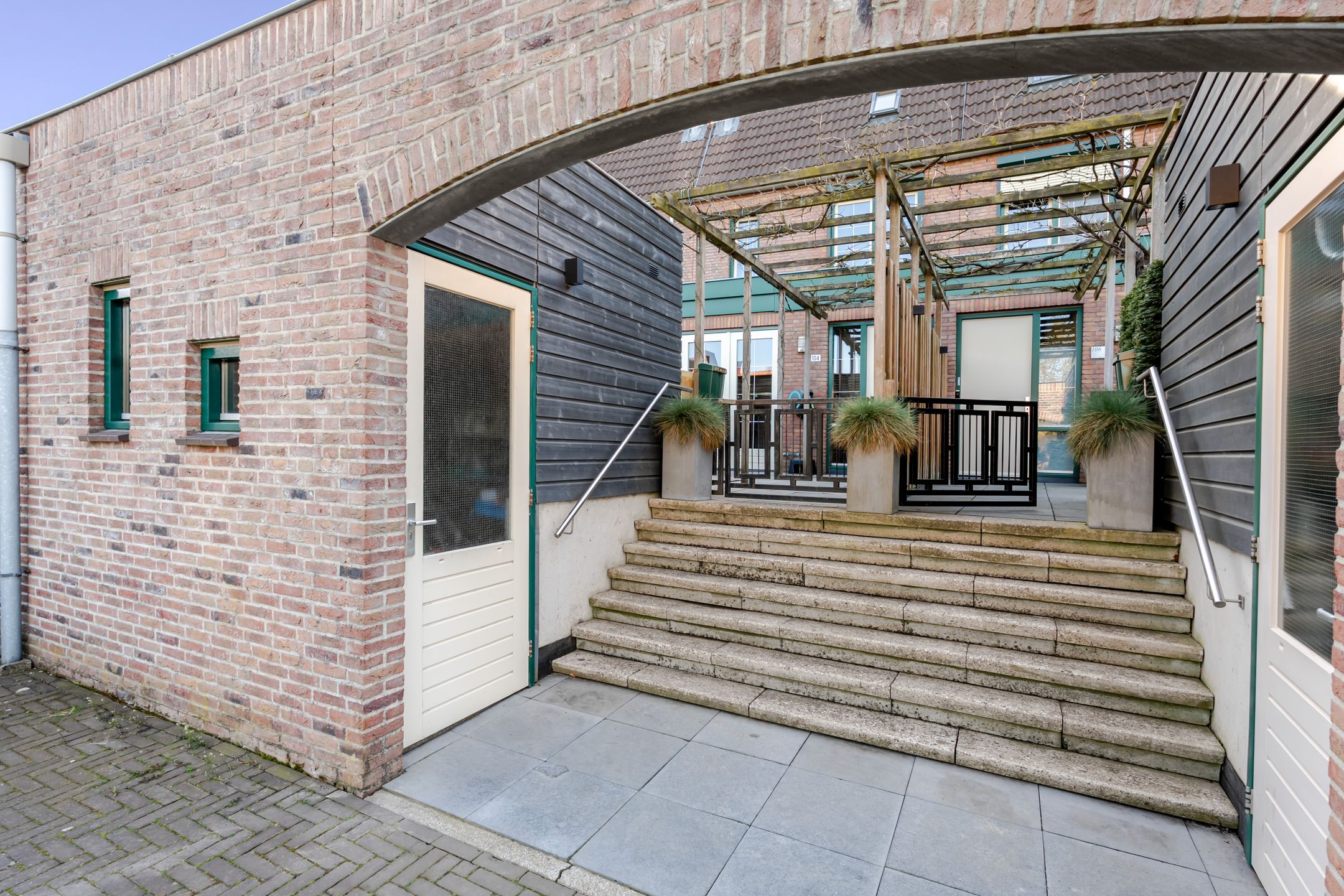 Photo 3 of Slottuin 104