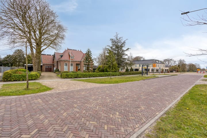 Vrijstaande woning te koop: Rijksstraatweg 38, Hurdegaryp