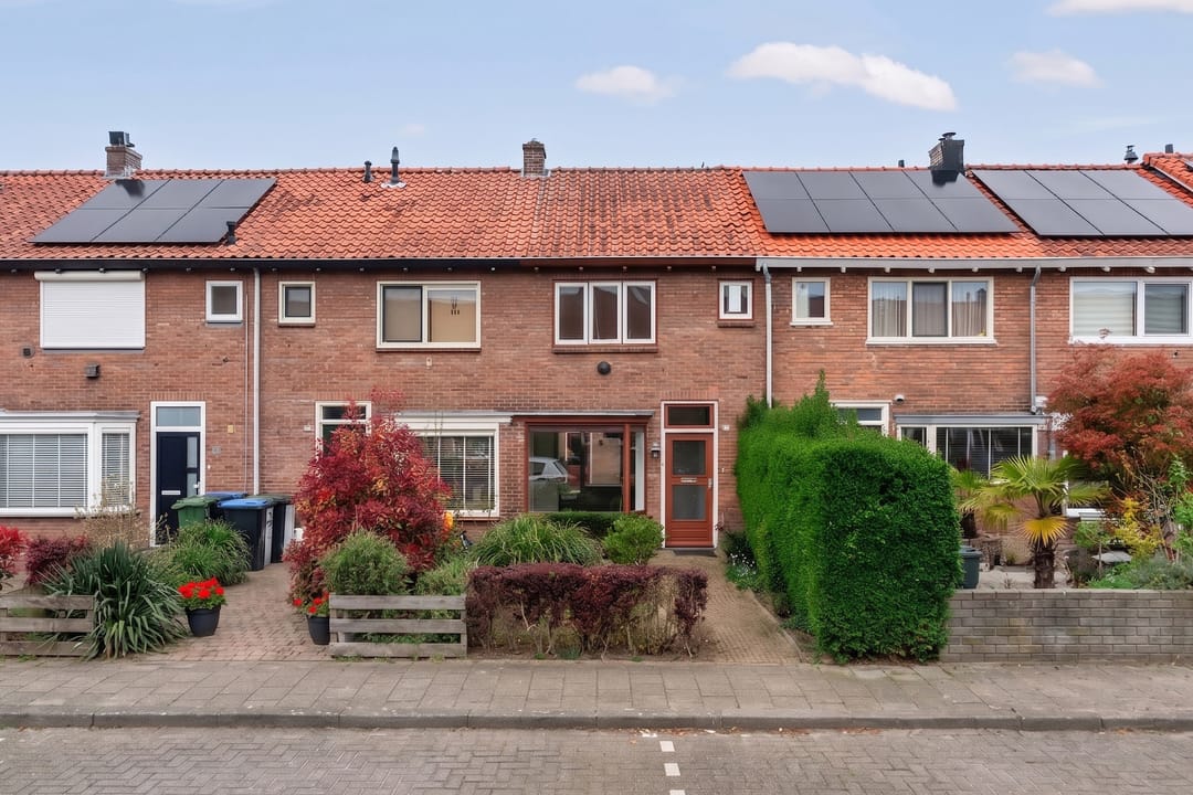 Photo 2 of Haagdoornstraat 28