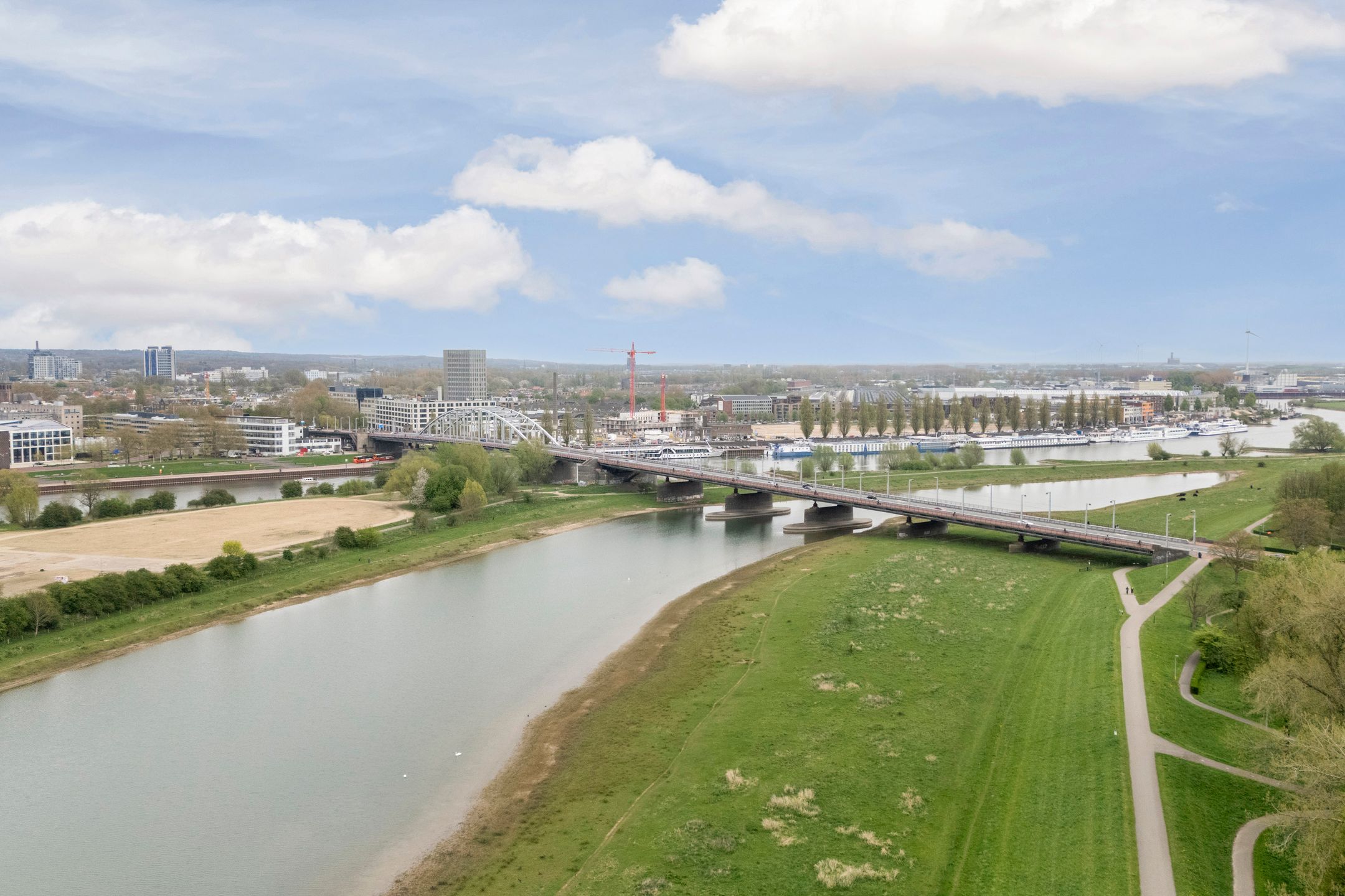 Photo 57 of Haagdoornstraat 28