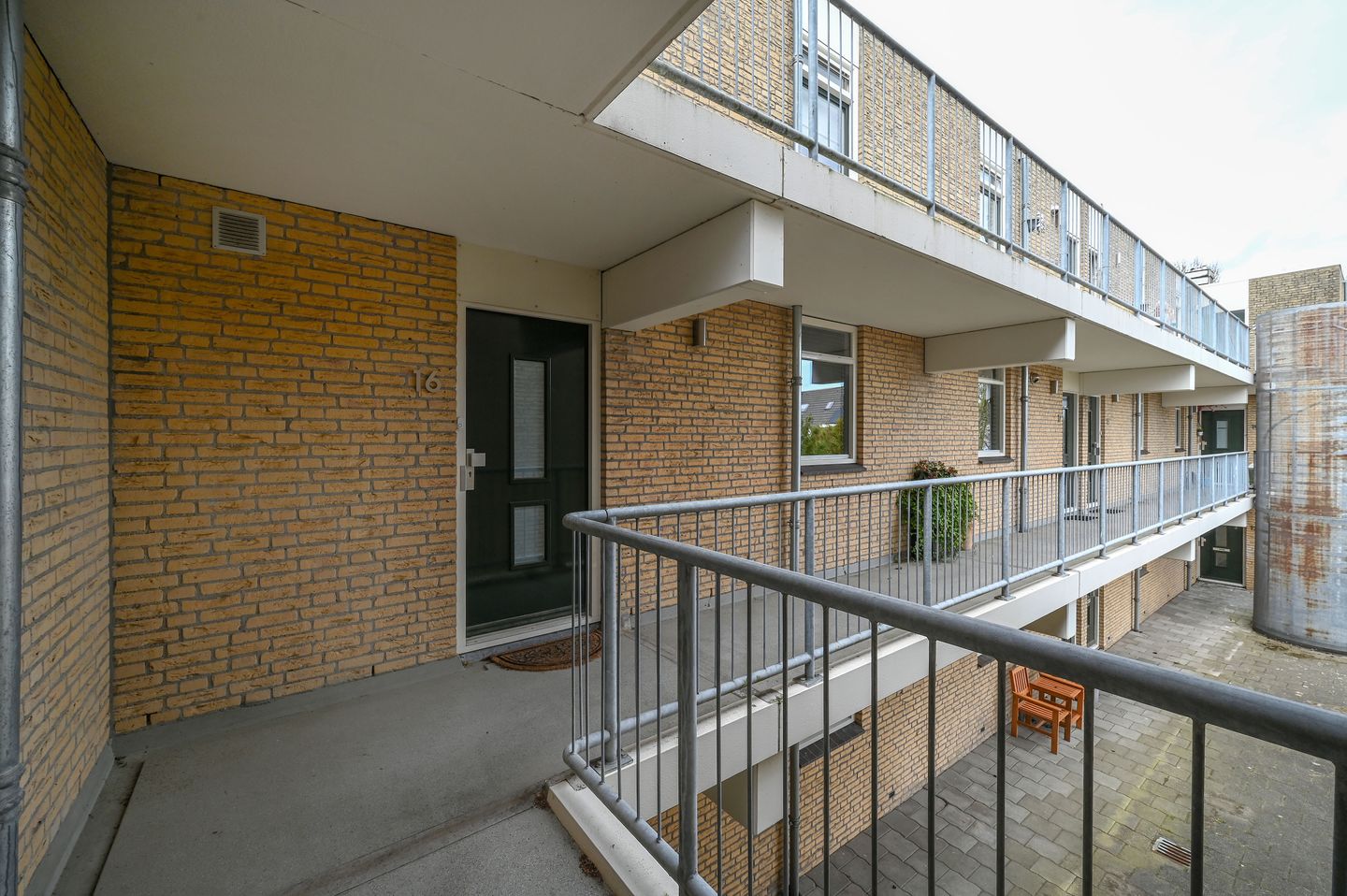 Photo 20 of Spinel 16