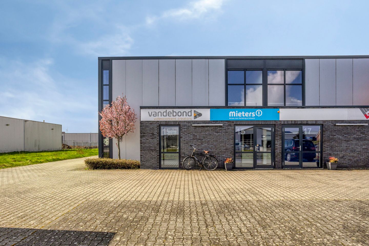 View photo 1 of Stelmaker 15-A