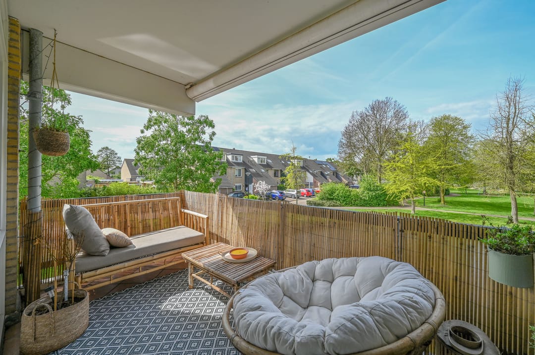 Photo 2 of Spinel 16