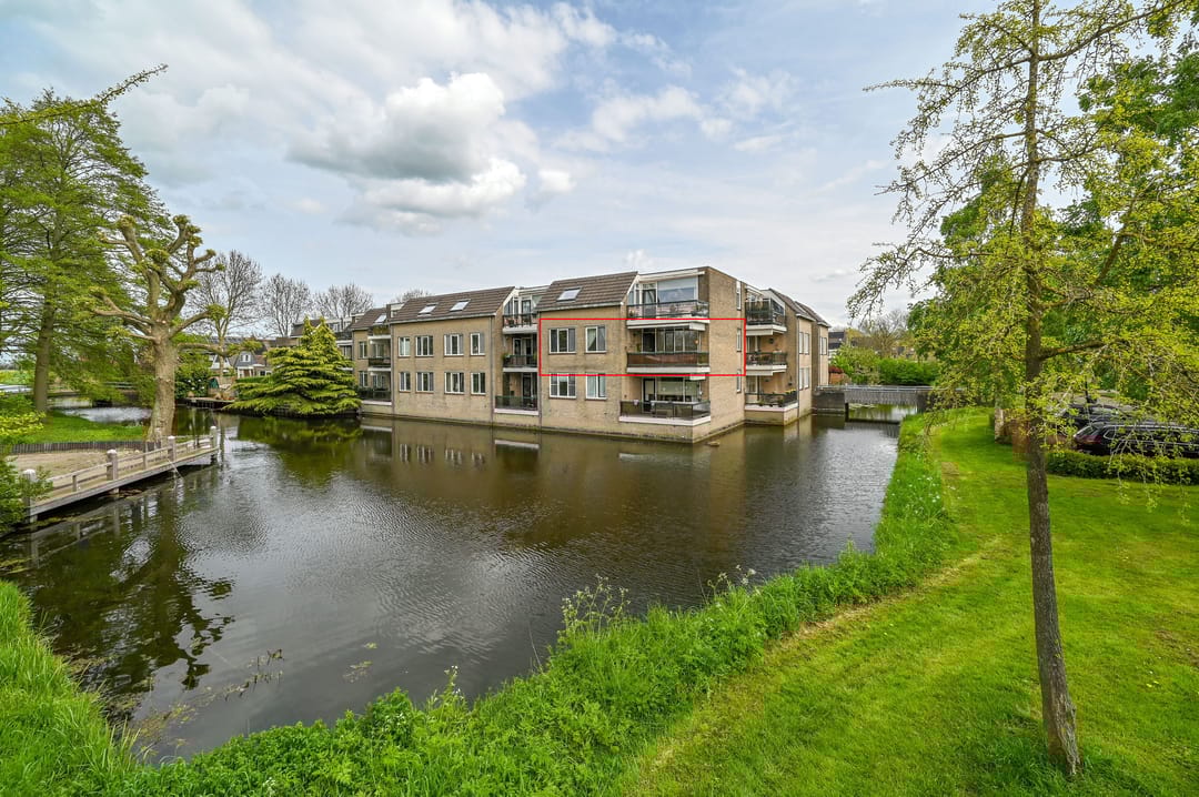 Photo 1 of Spinel 16