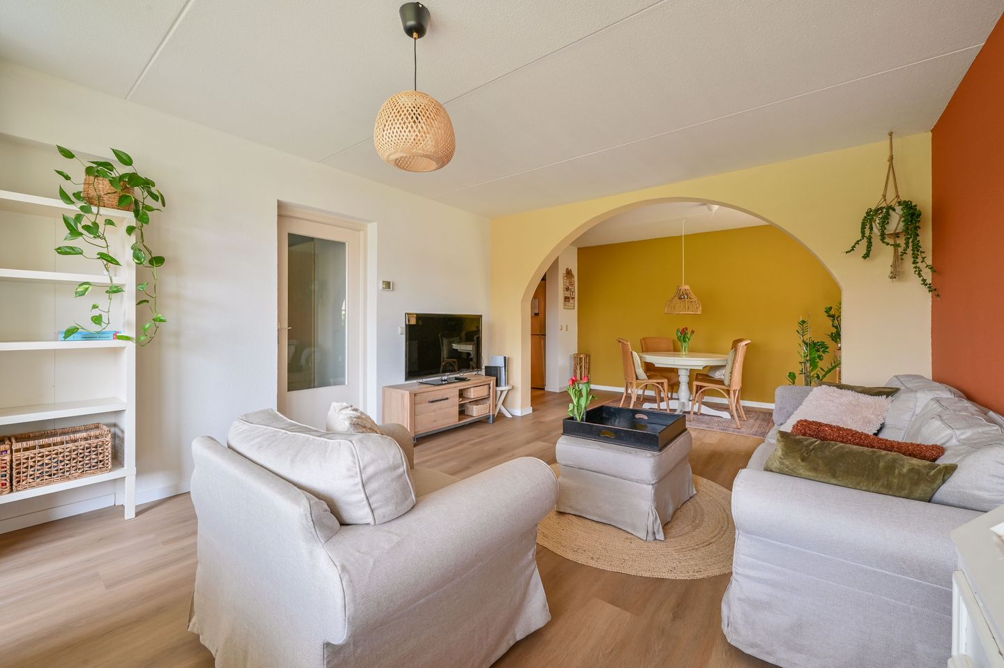 Photo 5 of Spinel 16