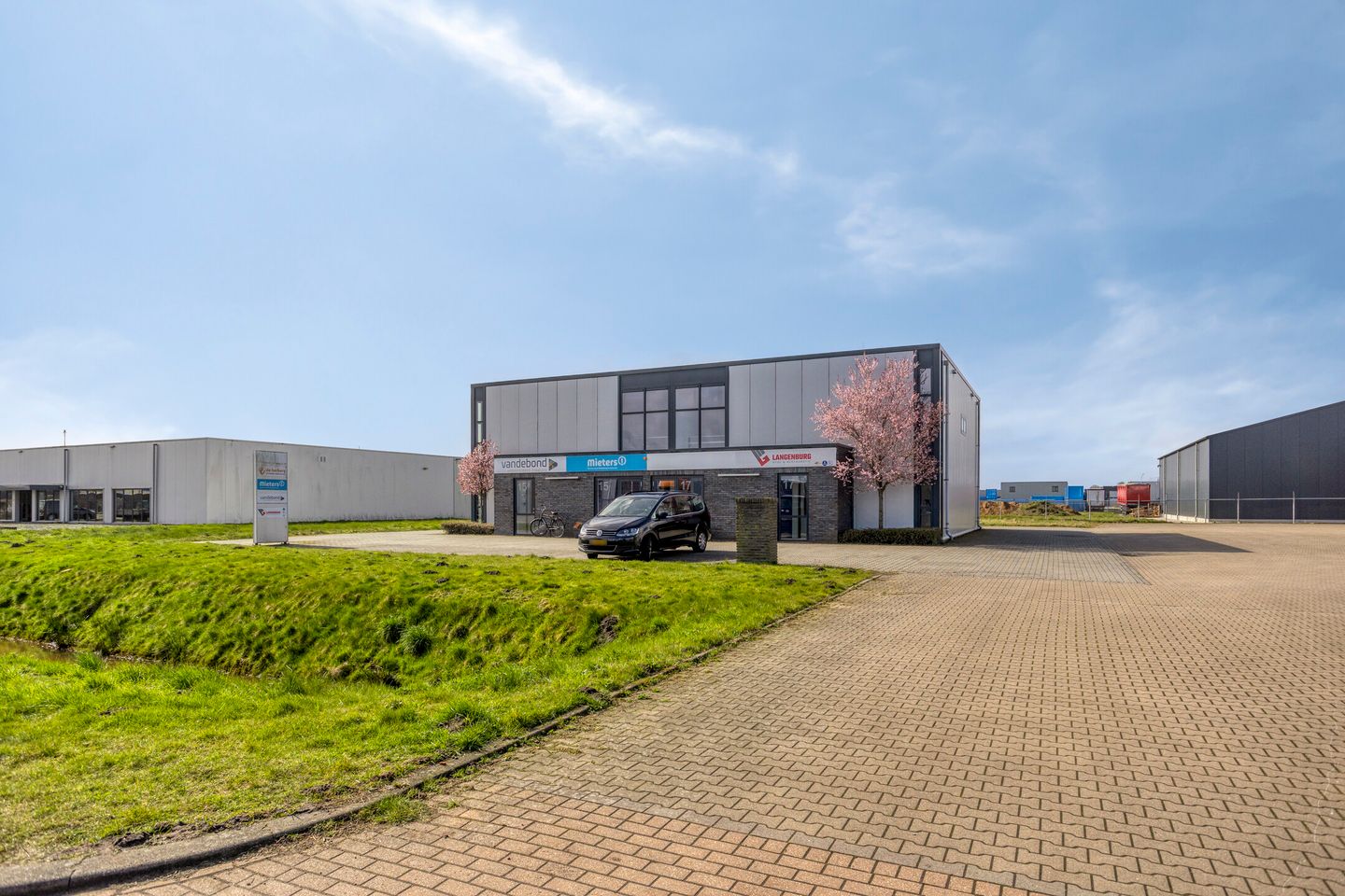 View photo 3 of Stelmaker 15-A