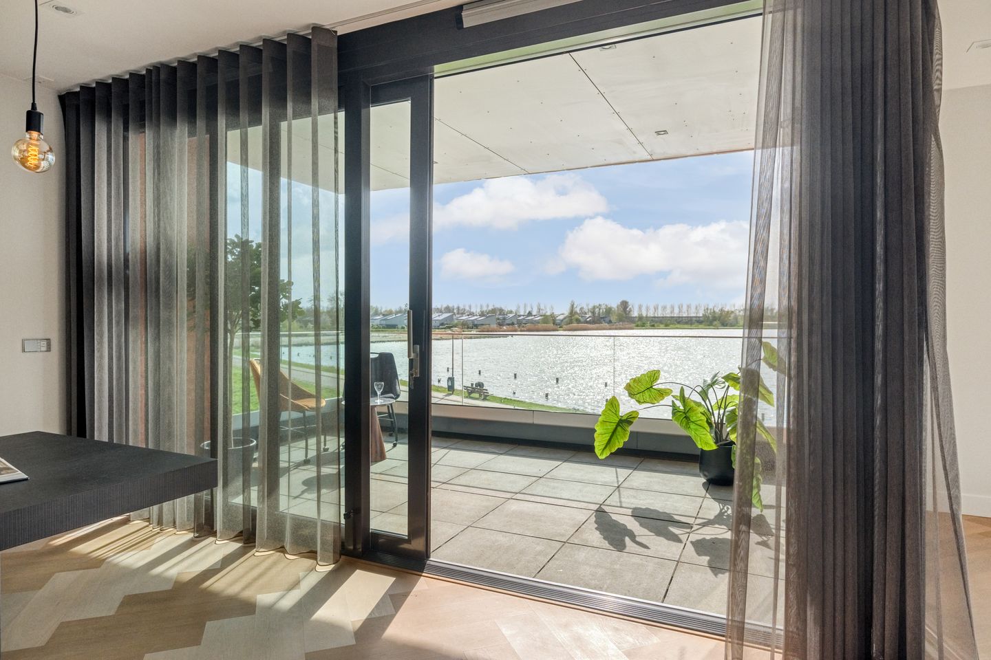 Luxury Lakeside Apartment with Panoramic Water Views in Abcoude — 35
