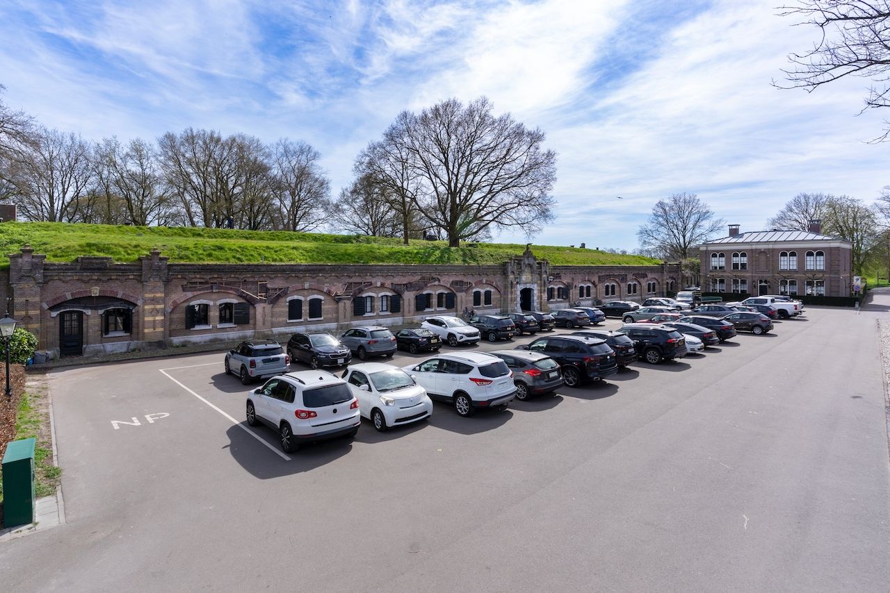 Bekijk foto 2 van Adriaan Dortsmanplein 3